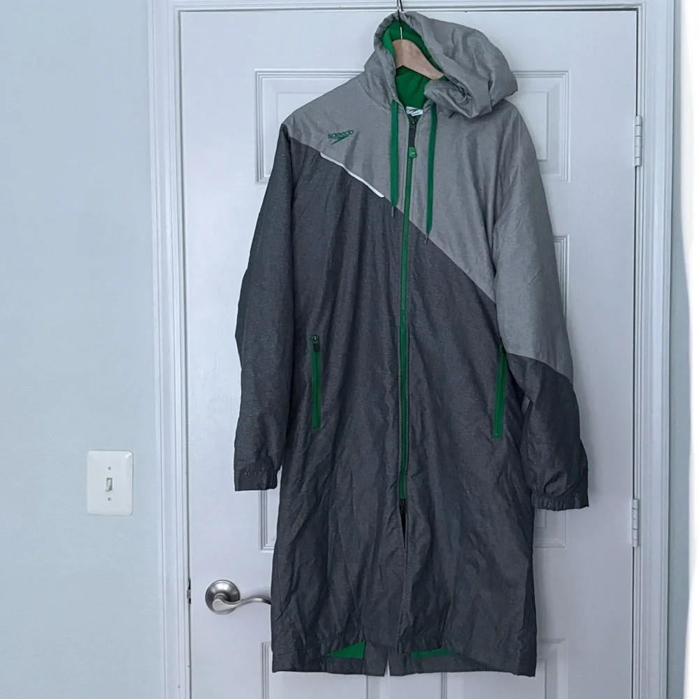 LIKE NEW Speedo Team Parka Grey with Green Size Medium - Picture 8 of 11